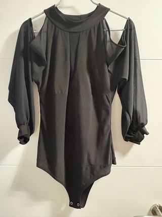 Blusa body nueva con transparencias