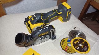 Mini sierra Dewalt DCS438N XR Brushless