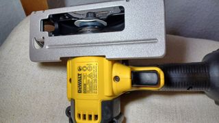 Mini sierra Dewalt DCS438N XR Brushless