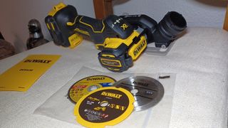 Mini sierra Dewalt DCS438N XR Brushless