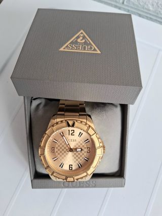Reloj Guess Dorado
