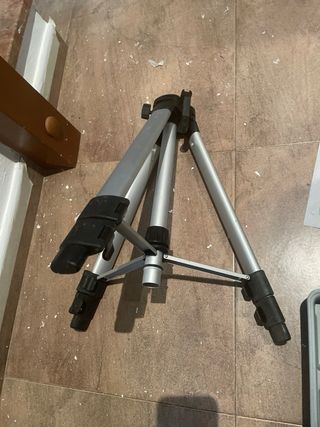 Nivel Láser con Trípode y Accesorios