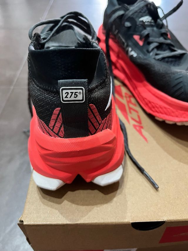 Zapatillas Altra Olympus 275 MATRIX Negras/Rojas