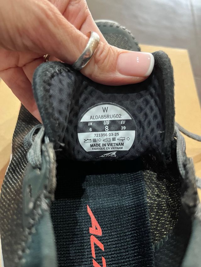 Zapatillas Altra Olympus 275 MATRIX Negras/Rojas