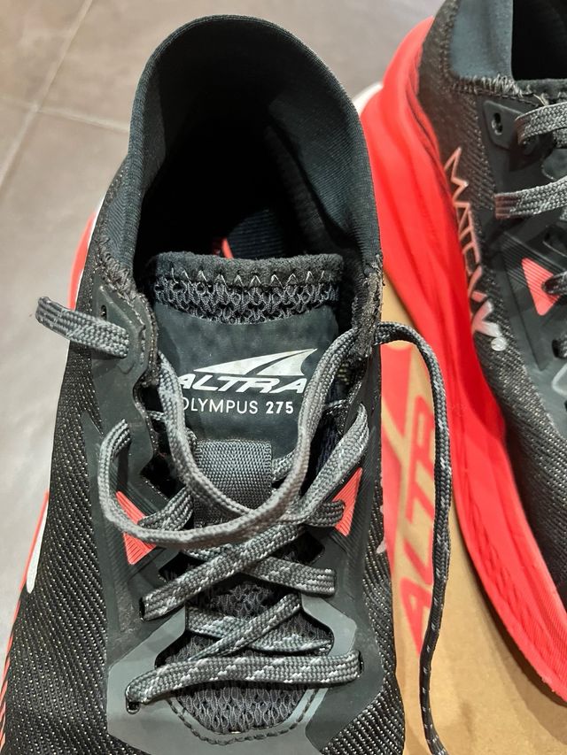 Zapatillas Altra Olympus 275 MATRIX Negras/Rojas