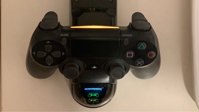 PS4 Slim + un mando + 2 juegos 