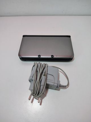 Nintendo 3DS XL Grigia/Nera con Caricatore+ SD 4GB