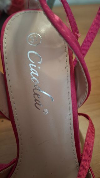 Décolleté con lacci rimovibili