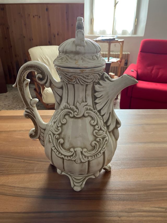 Vaso in ceramica con fiori