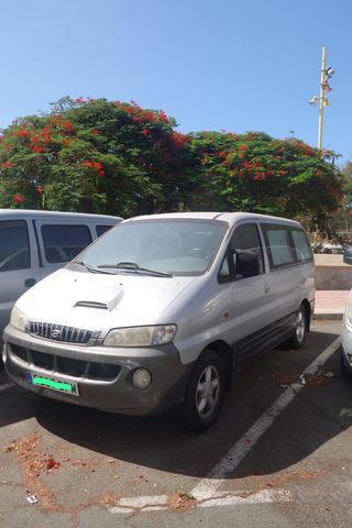 Hyundai H-1 2001