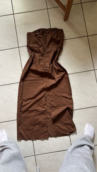 Vestito marrone aderente