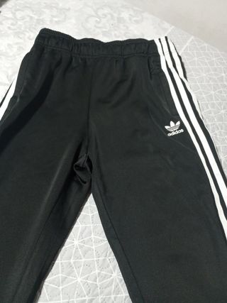 Pantalón Adidas chándal negro