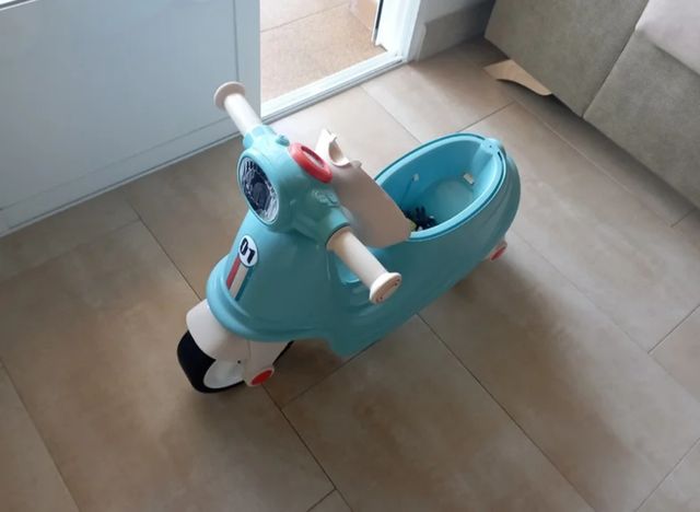 Moto correpasillos azul