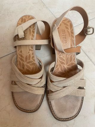 Sandalias Mustang Beige,dos puestas