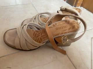 Sandalias Mustang Beige,dos puestas