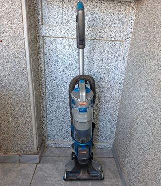 Vendo aspiradora vertical VAX Lithium Life