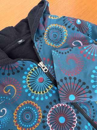 Abrigo de tela para chica. Talla M