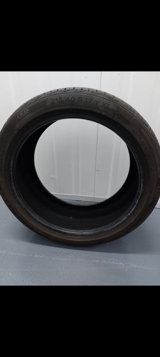 Cubierta 215/40 R17