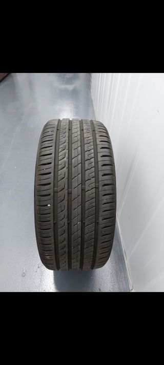 Cubierta 215/40 R17