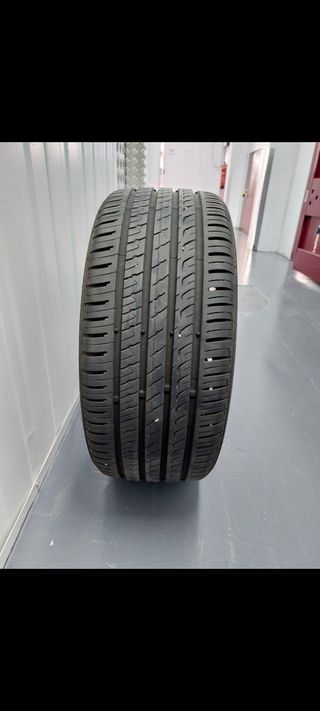 Cubierta 215/40 R17