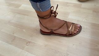 Sandalias romanas doradas