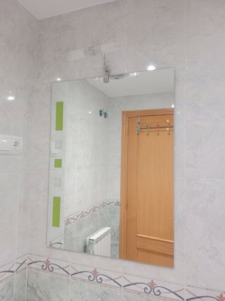Espejo de baño moderno