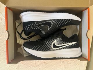 Zapatillas Nike Running Negras y Blancas
