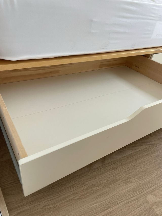 Cama completa con cajones y cabecero