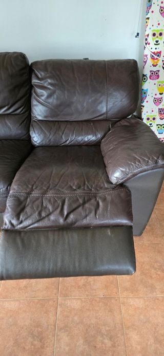 Sofá reclinable de piel marrón chocolate