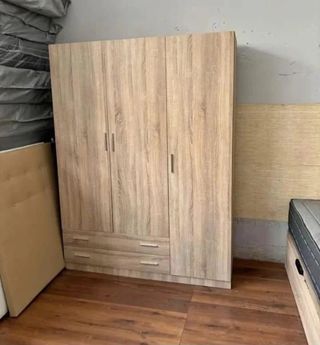 Armario de madera