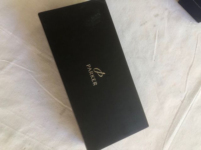 Bolígrafo Parker Negro y Dorado