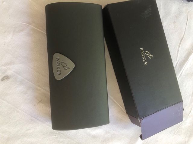 Bolígrafo Parker Negro y Dorado