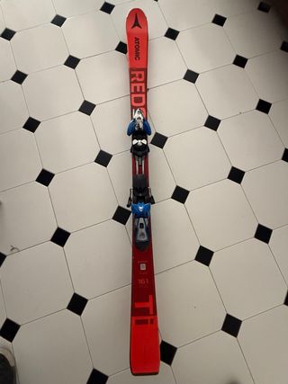 Esquís Atomic Redster