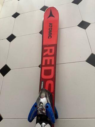 Esquís Atomic Redster