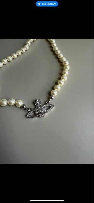 Collar Vivienne Westwood perlas y charm