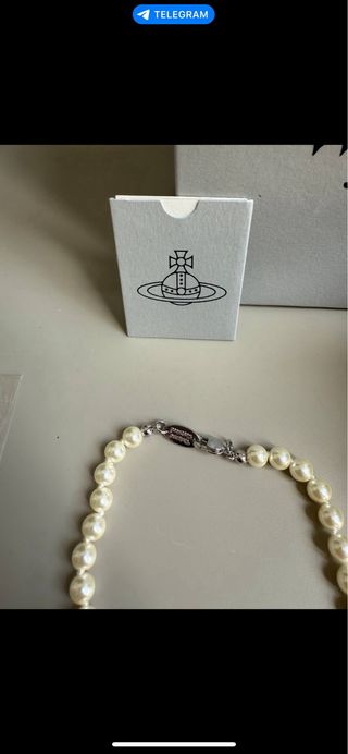 Collar Vivienne Westwood perlas y charm