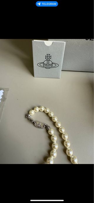 Collar Vivienne Westwood perlas y charm