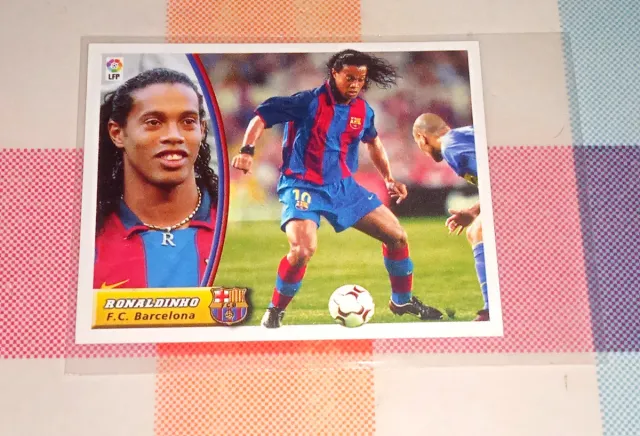 CROMO LIGA ESTE 03/04 RONALDINHO 
