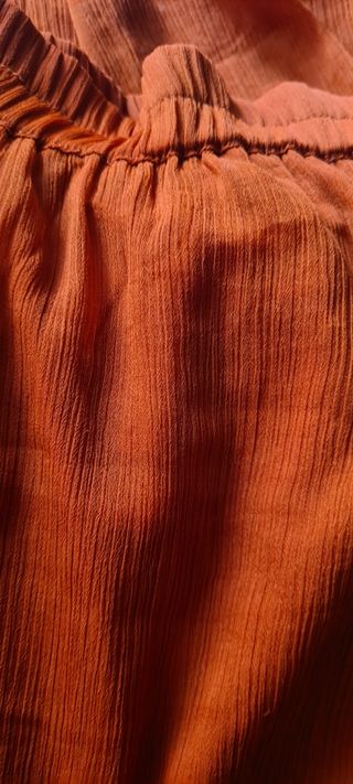 Falda larga roja talla ca pero equivale más talla