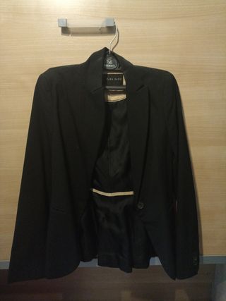 Blazer Zara Basic Negro Usado
