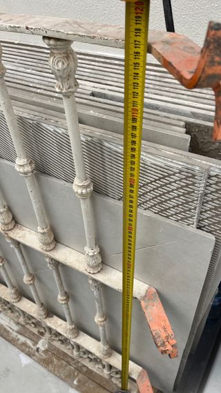 Reja de ventana de hierro forjado