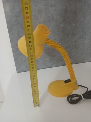Lampada da tavolo/scrivania gialla vintage
