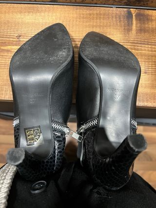 Botines de piel negros