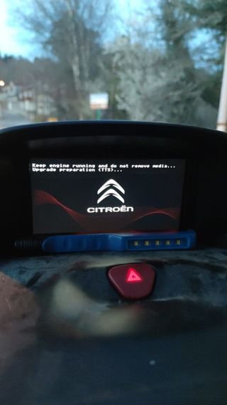Reparación Pantalla Negra Rneg2 (RT6) Peugeot Citr