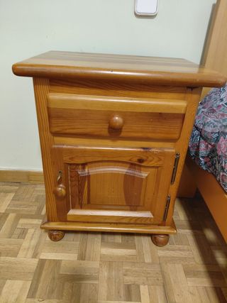 Mesita de noche de pino miel