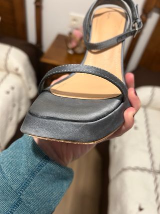 Sandalias de tacón grises Talla 37