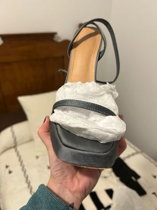 Sandalias de tacón grises Talla 37