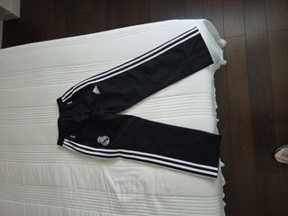 Chándal original Real Madrid Adidas talla 8 años 