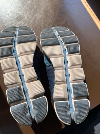 Zapatillas de montaña On azules