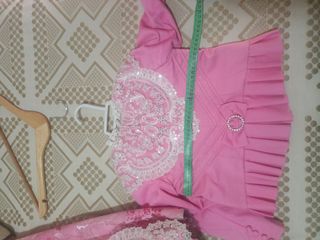 Traje de Fallera Niña Rosa y Blanco
Talla de 6 a 9